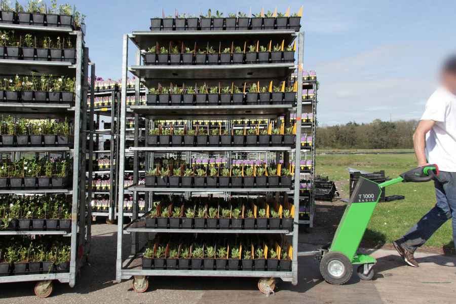 elektrický tahač movexx tt1000-t-basic, manipulace vozíků v zahradnictví