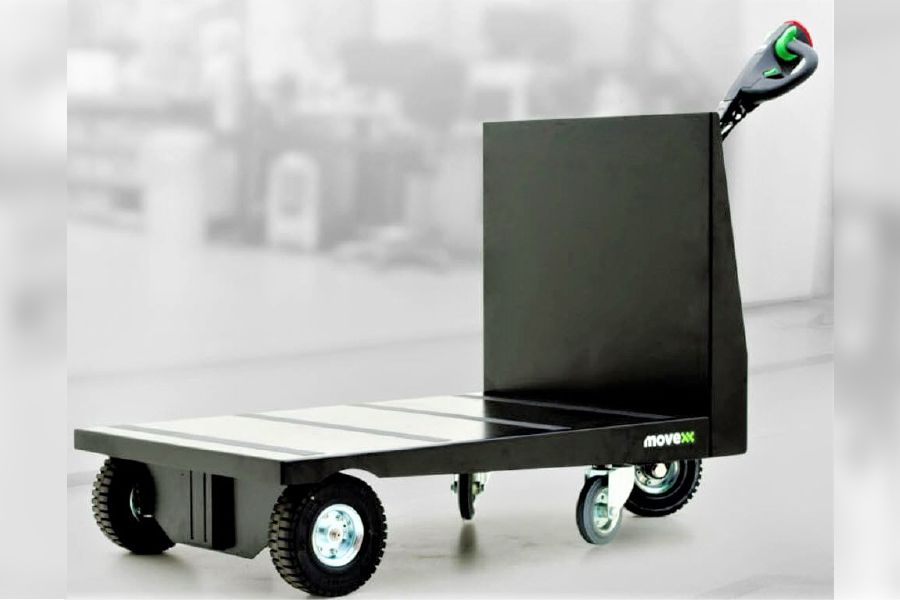 ručně vedený elektrický tahač (plošinový vozík) movexx tt1000-f s nákladní platformou