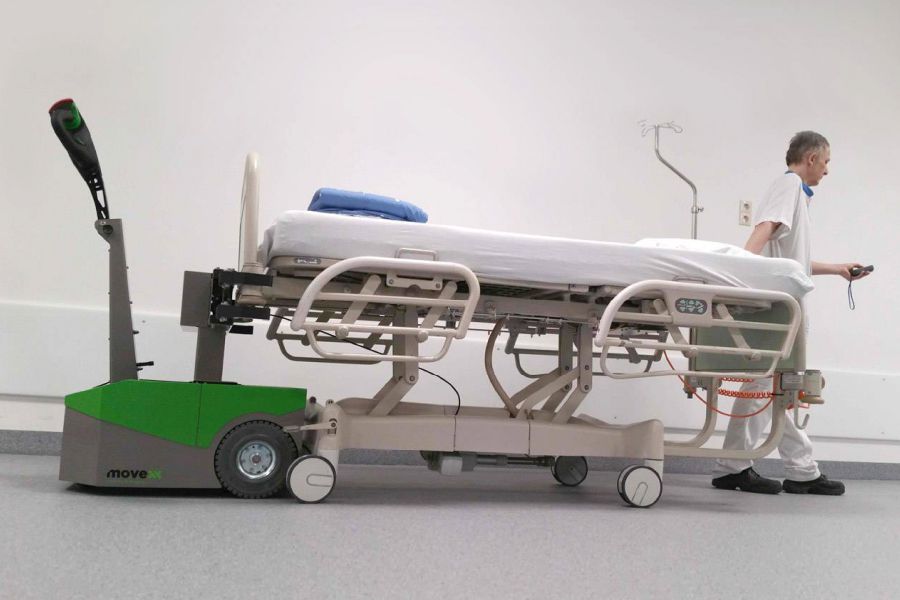 elektrický tahač movexx tt500-s-hh, ručně vedený, pro manipulaci nemocničních postelí a lůžek