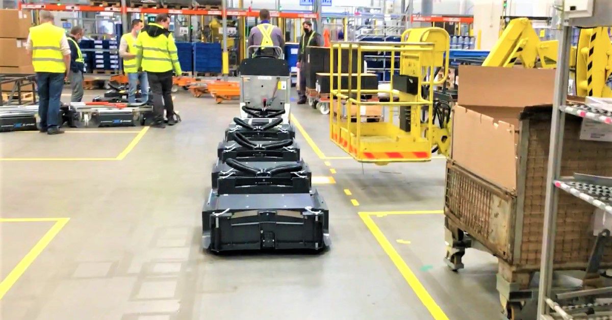 Proces zásobování výrobní linky – od vysokozdvižného vozíku k automatizaci