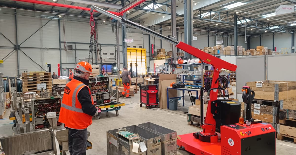 zvedani tezkych bremen pomoci mobilniho jerabu